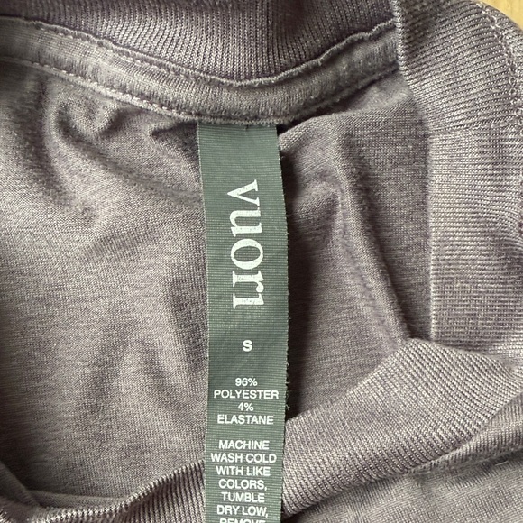 Vuori Charcoal Crewneck Top - Picture 2 of 3